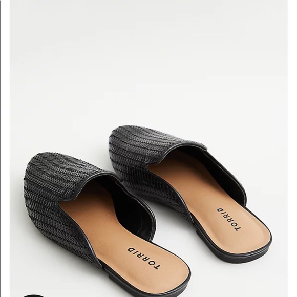 Nwt Torrid wide width Black Woven Mules slides - Picture 3 of 5